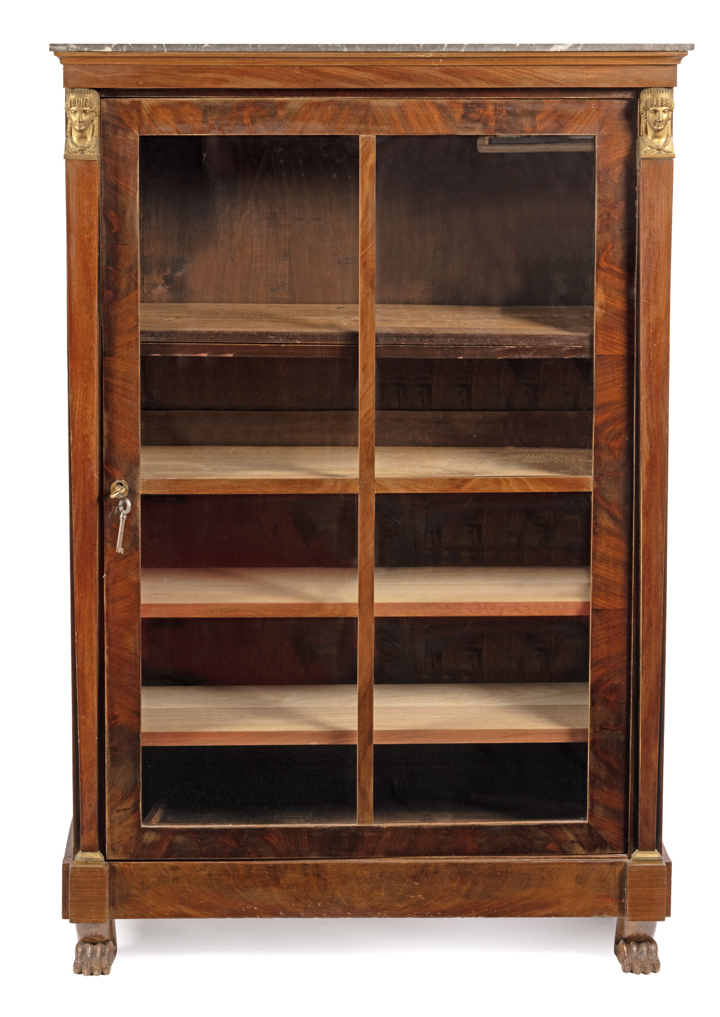 VITRINE en acajou et placage d’acajou ouvrant par un vantaux,…