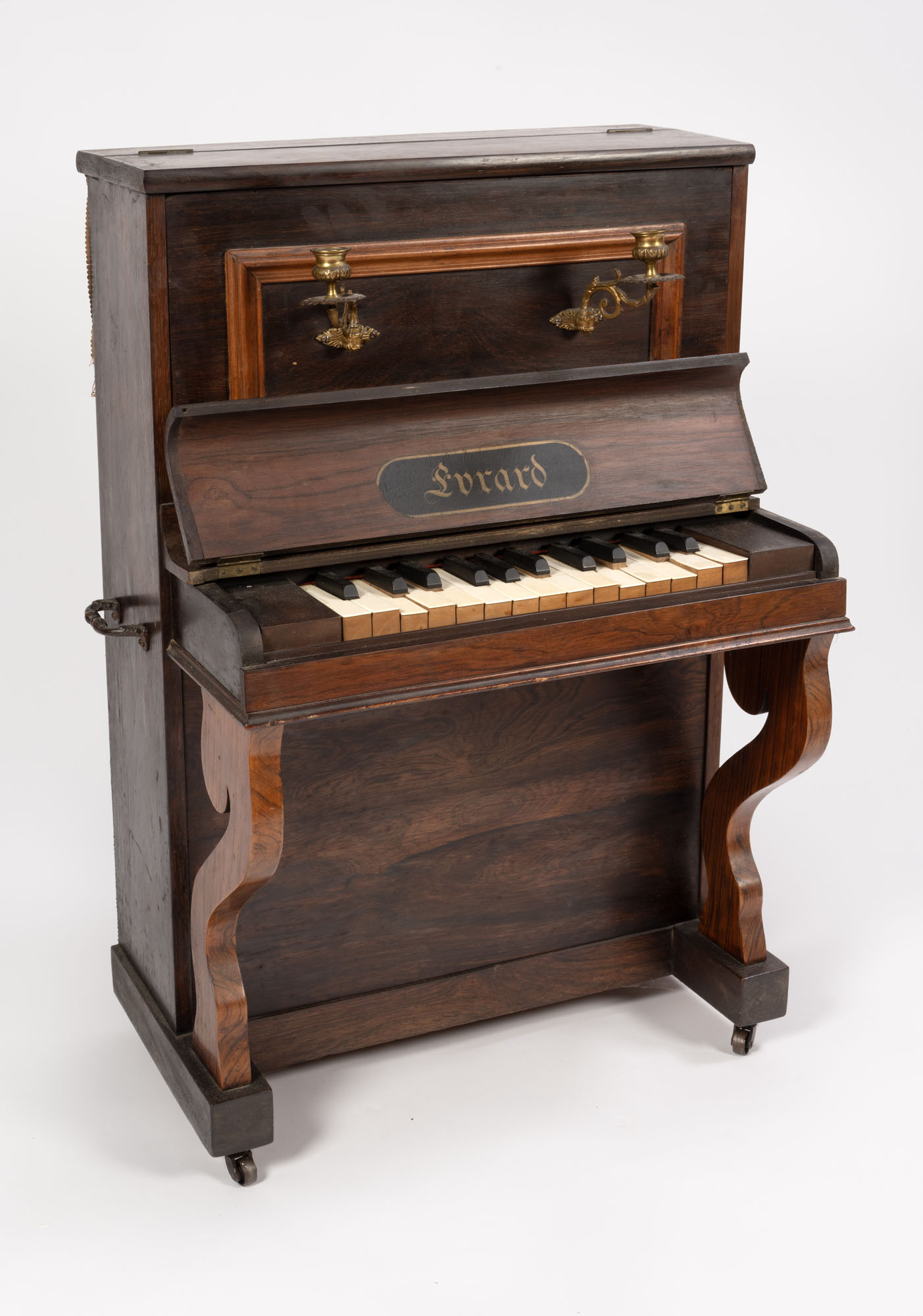 EVRARD : PETIT PIANO D’ENFANT en bois exotique et placage…