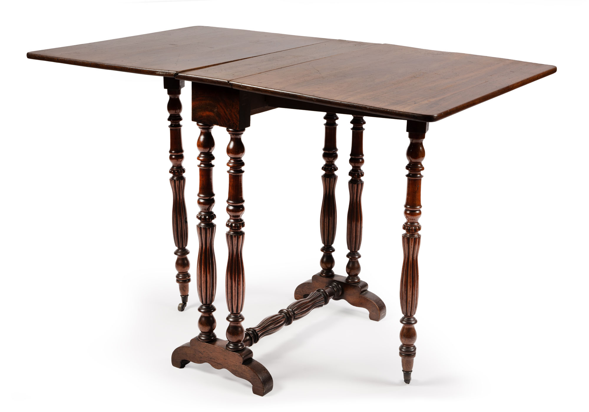 PETITE TABLE D’APPOINT en acajou, plateau et piétement amovibles, les…