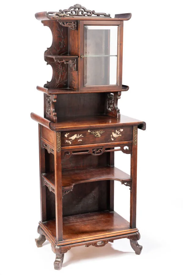 VIARDOT Gabriel (1830-1904) attribué à : VITRINE en placage d&rsquo;acajou,…