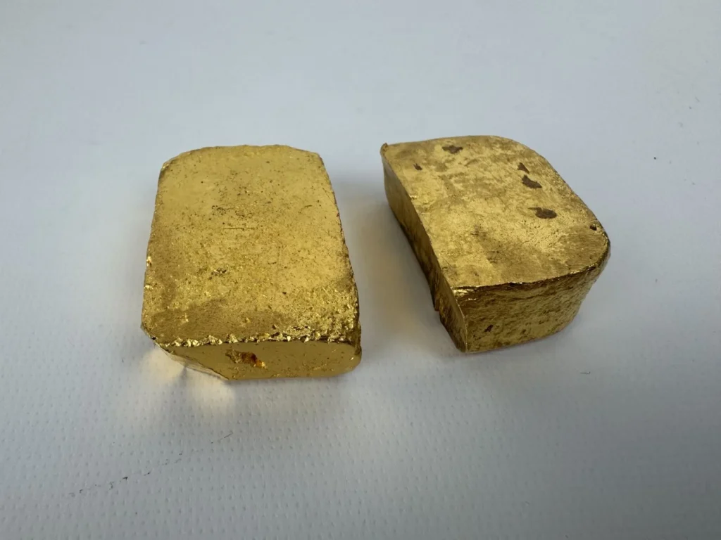 DÉBRIS matériau or monétaire 998 millièmes, Pds Net. 597,1 g.…