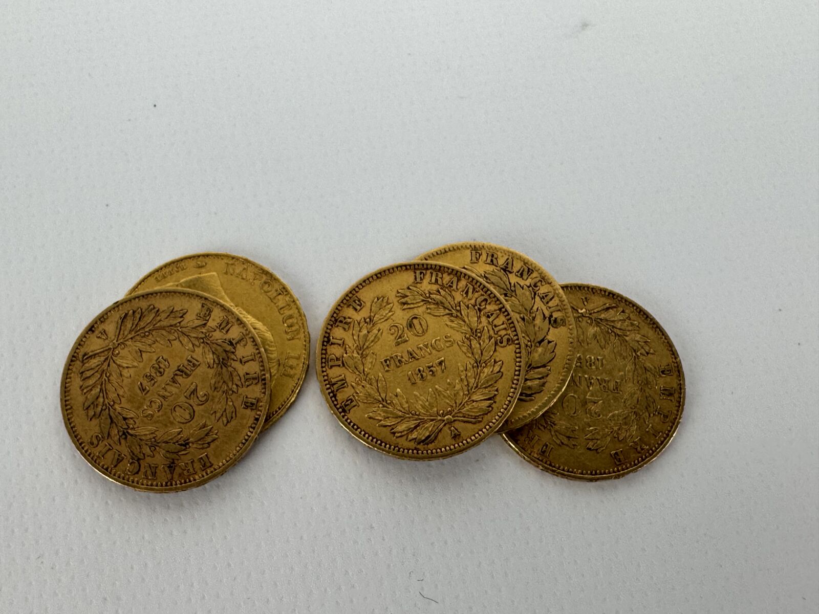 5 PIÈCES en or de 20 Francs type Napoléon III,…
