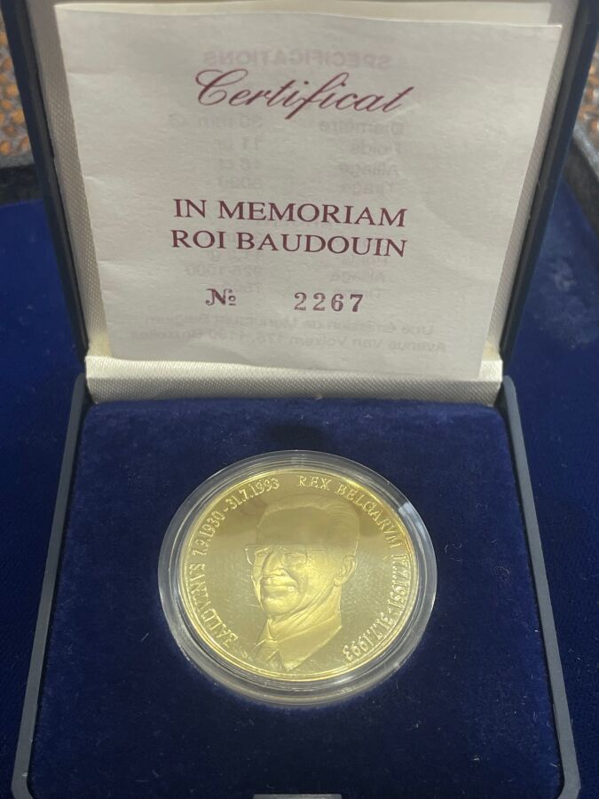 MÉDAILLE commémorative en or 750 millièmes du Roi Baudouin de…