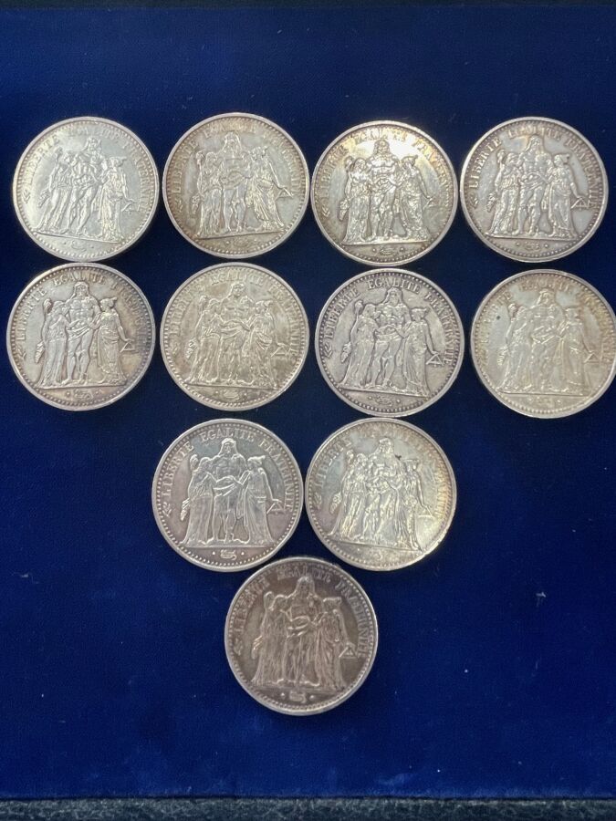 11 PIÈCES de 10 francs en argent type Hercule, années…