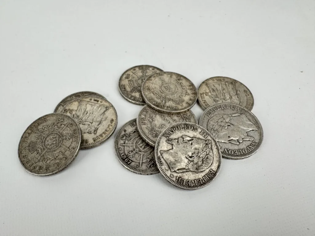 10 PIÈCES en argent comprenant : 5 pièces de 5…