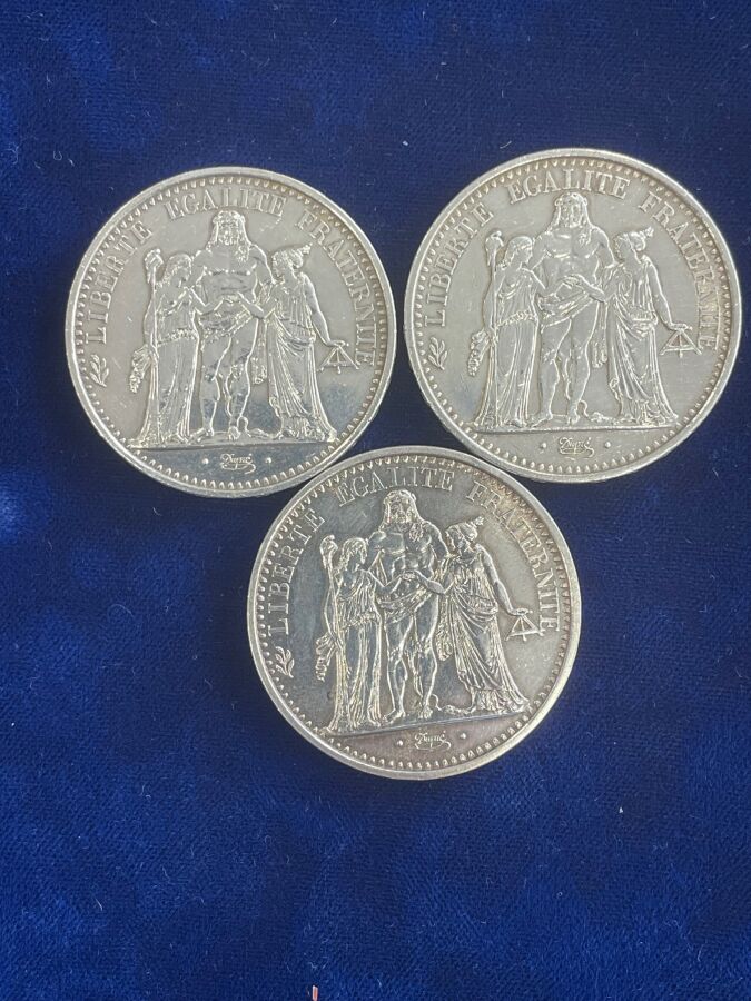 3 PIÈCES de 10 Francs en argent type Hercule, années 1965…