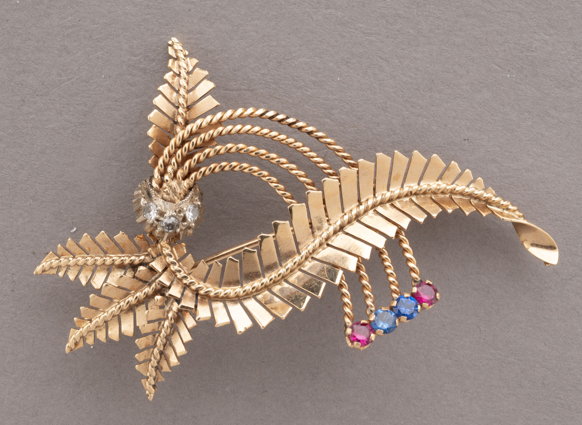 BROCHE GERBE en or rose 750 millièmes ornée de pierres…