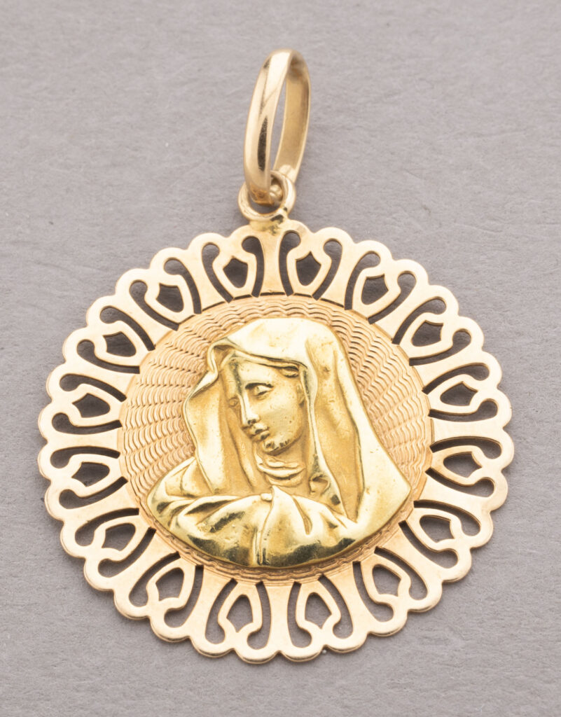 MÉDAILLE en deux ors 750 millièmes figurant la vierge Marie…
