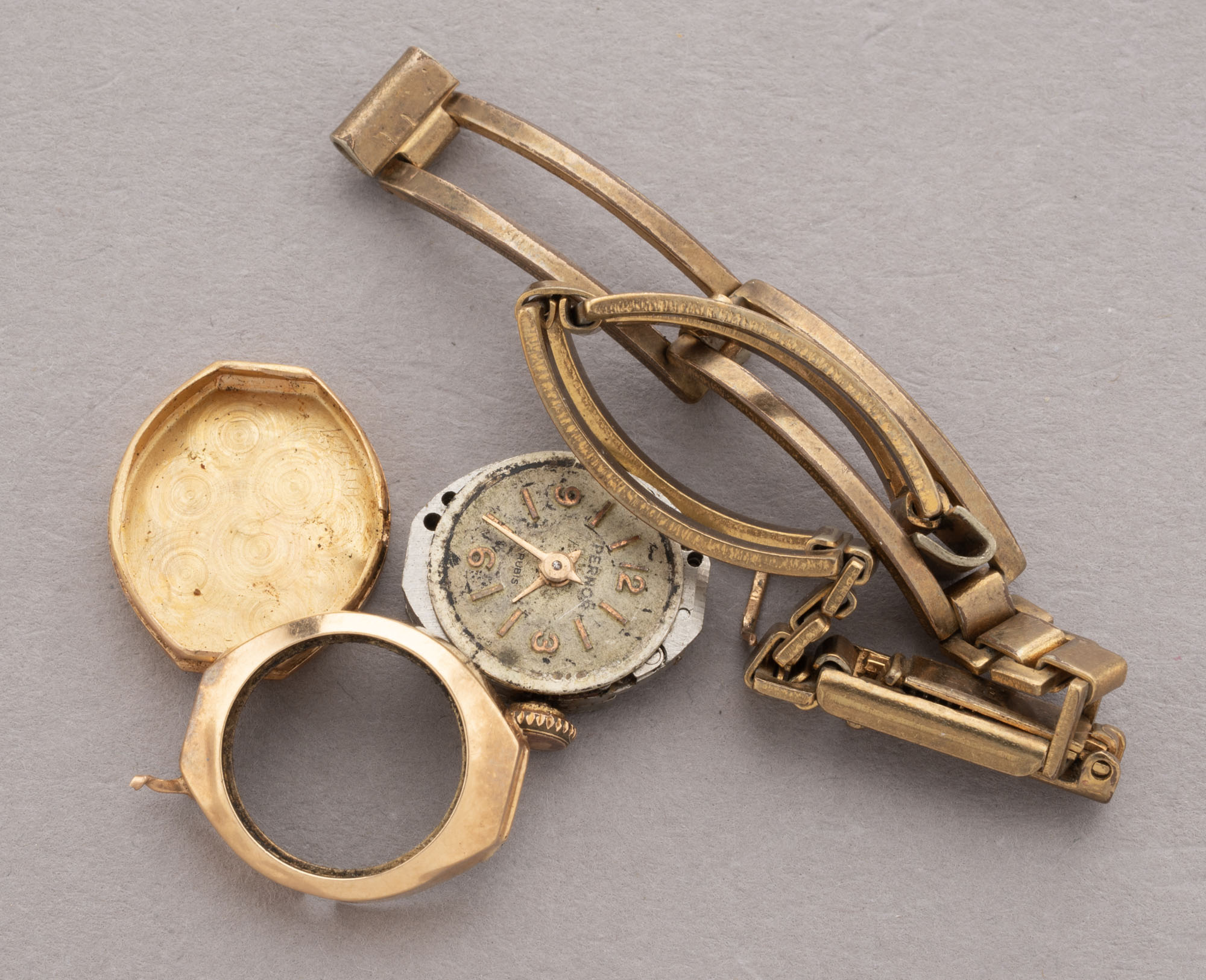 BOITIER DE MONTRE DE DAME en or rose 750 millièmes…