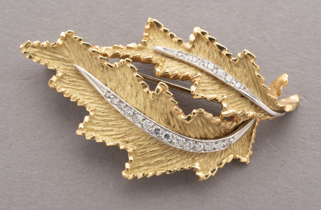 BROCHE en or jaune 750 millièmes et platine 950 millièmes,…
