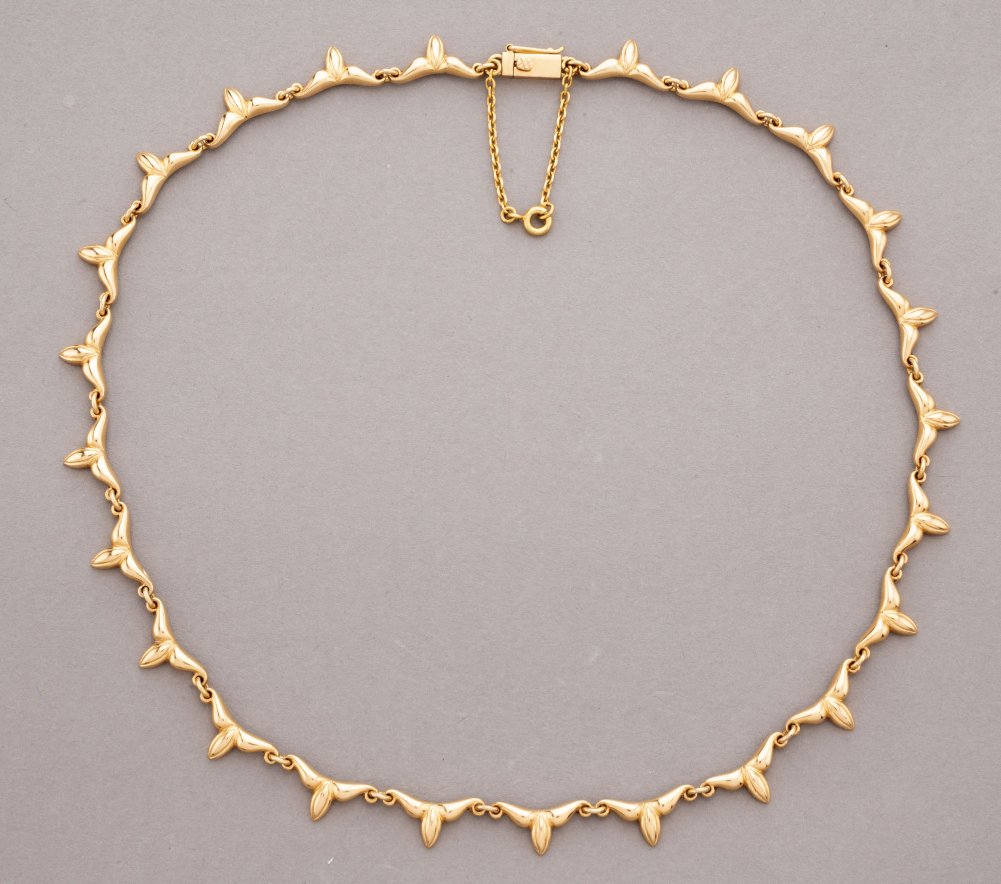 COLLIER draperie en or rose 750 millièmes, formé de maillons…