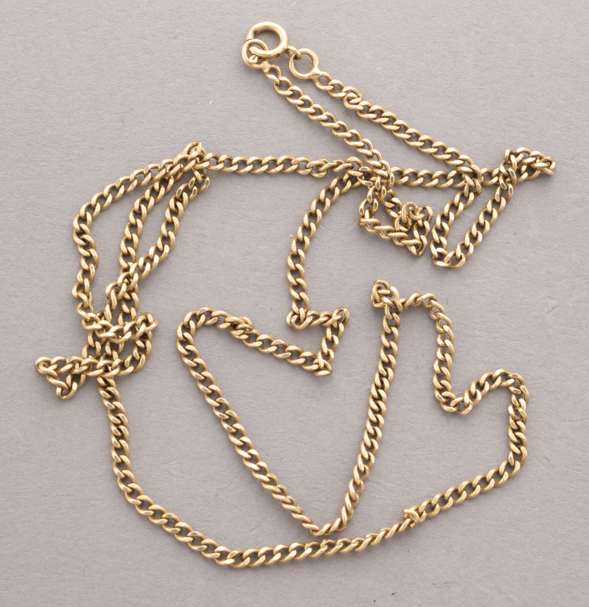 COLLIER en or 750 millièmes, fermoir mousqueton.Long. 56,5 cm. Pds…