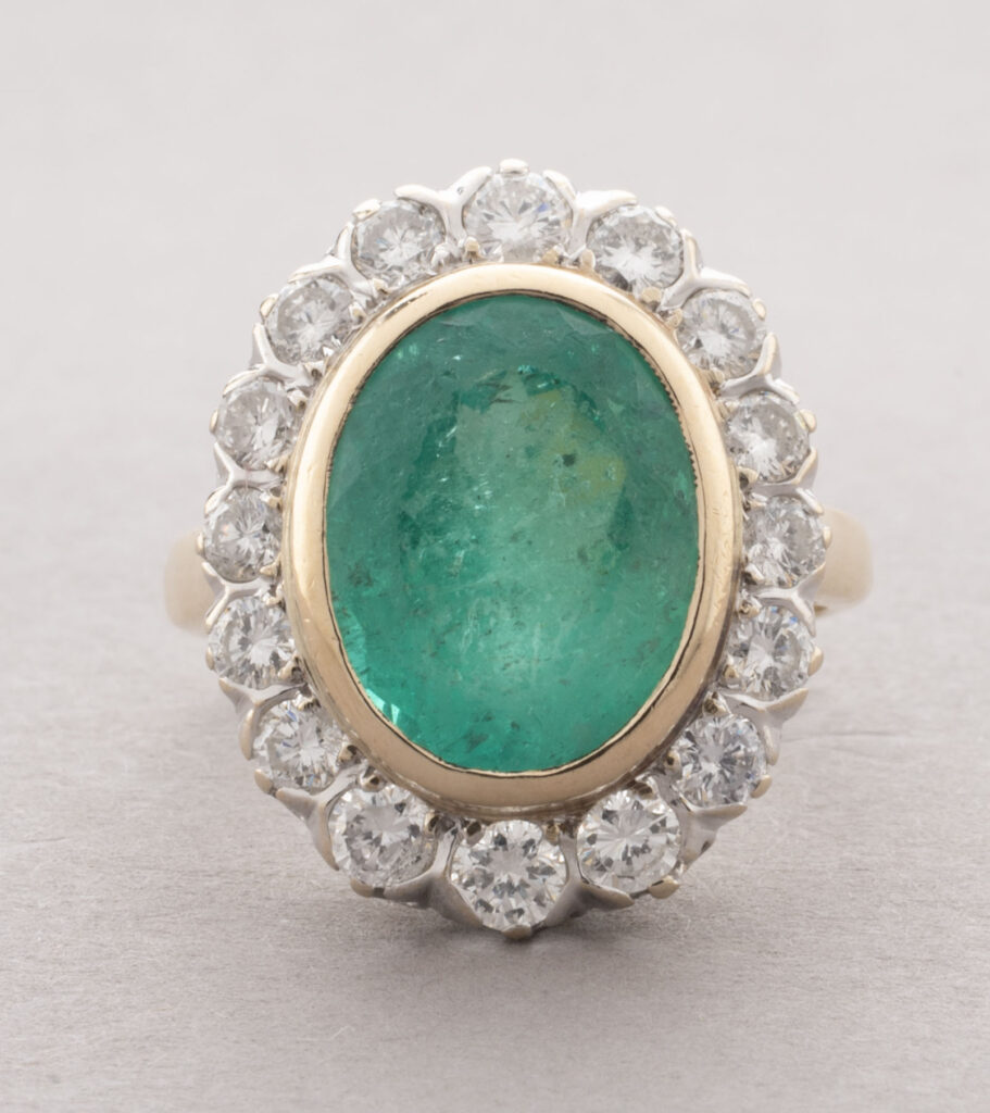 BAGUE MARGUERITE en or jaune 750 millième, ornée au centre…