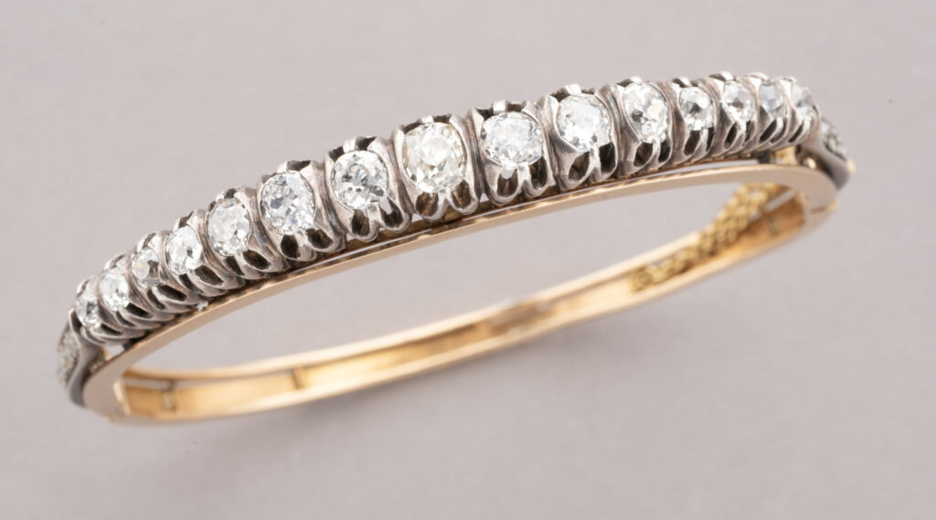 BRACELET JONC en or jaune 750 millièmes et argent 800…