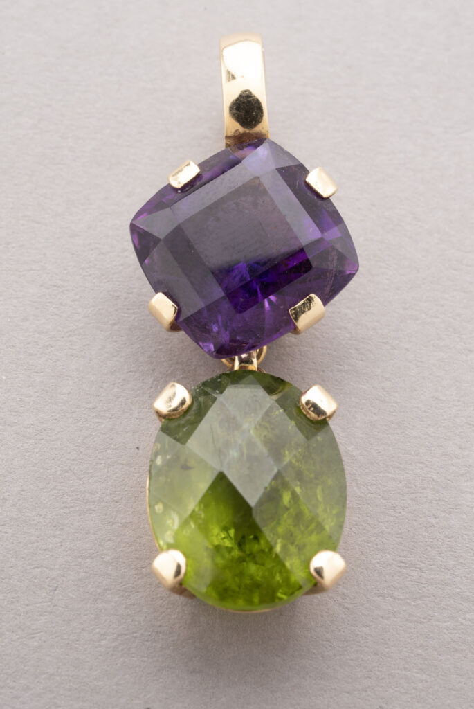 PENDENTIF en or rose 750 millièmes, ornée d&rsquo;une améthyste facettée…