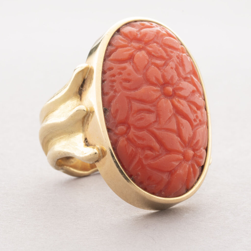 BAGUE en or jaune 750 millièmes, le corps de bague…
