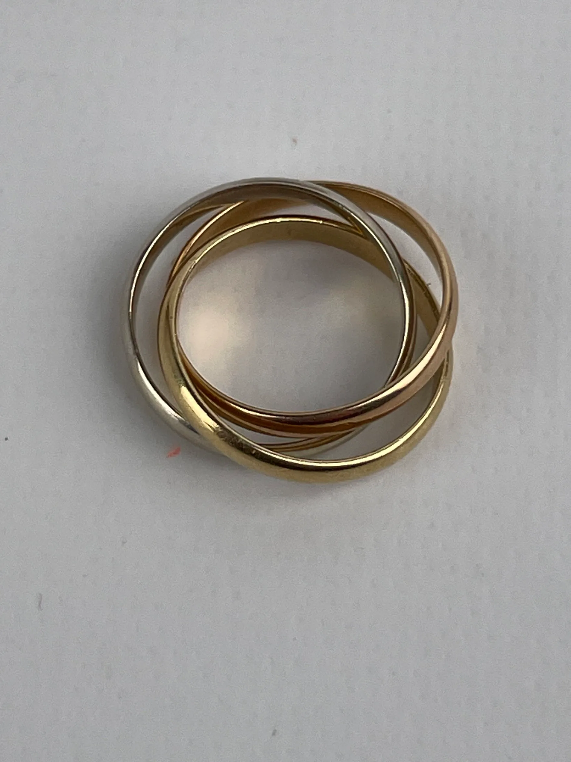 BAGUE TRINITY en trois ors 750 millièmes formée de 3…