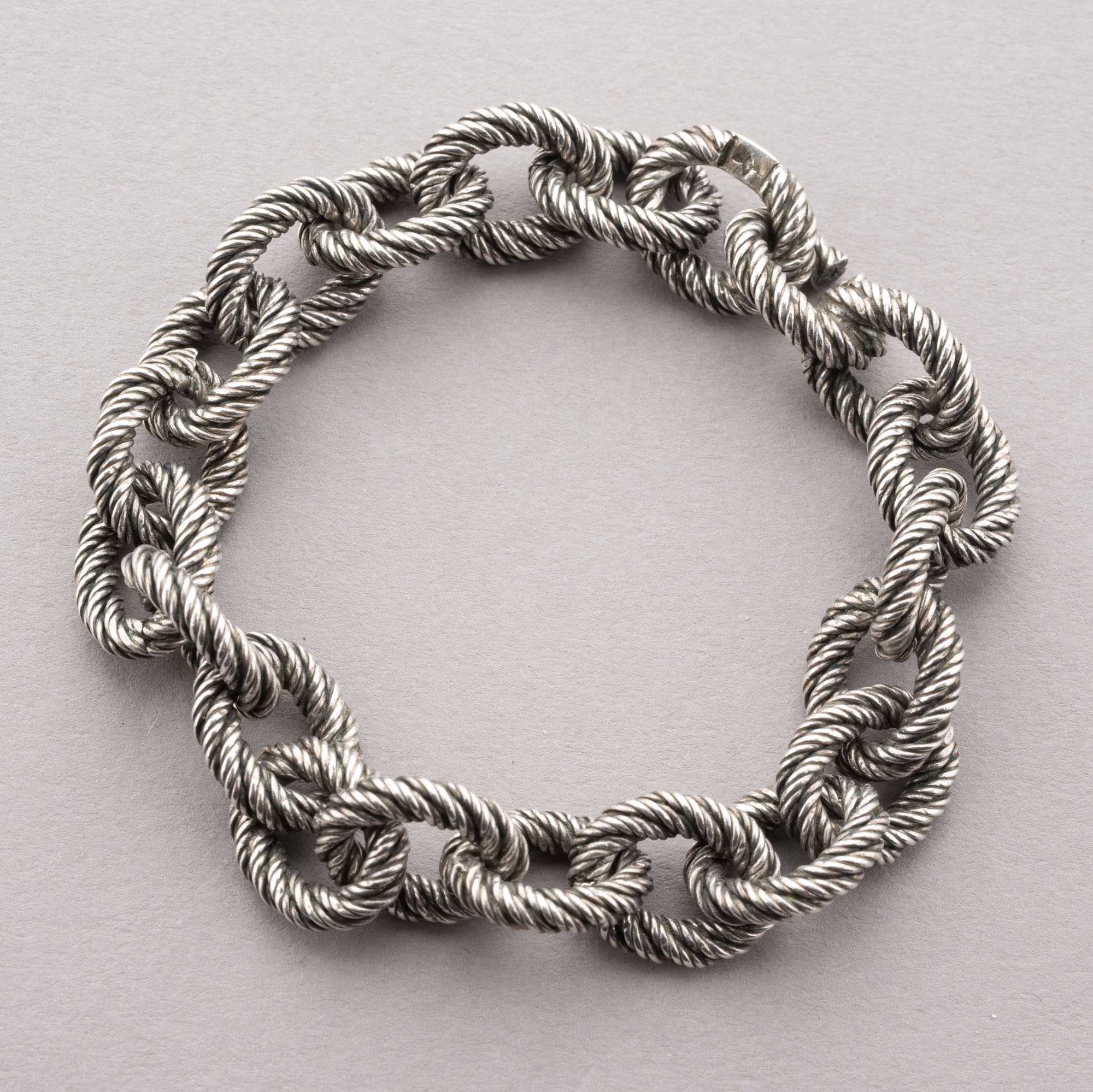 DE PERCIN GAETAN : BRACELET en argent 800 millièmes, formé…
