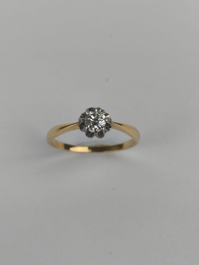 SOLITAIRE en or 750 millièmes et platine 950 millièmes, diamant…