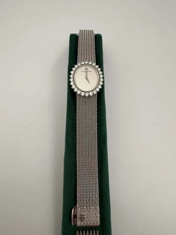 VACHERON CONSTANTIN : MONTRE DE DAME en or gris palladié…