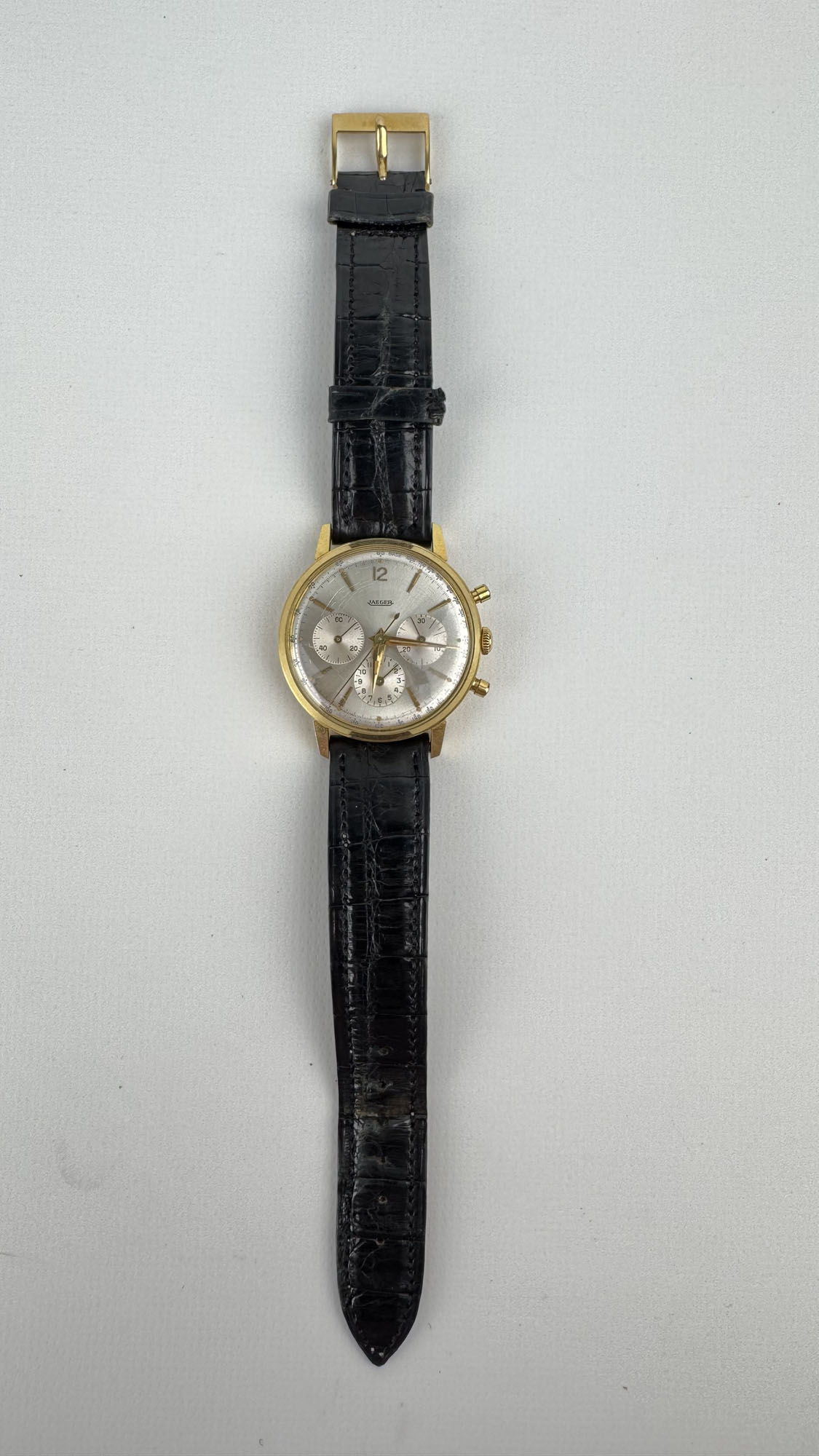 JAEGER : MONTRE CHRONOGRAPHE le boitier et boucle en or…