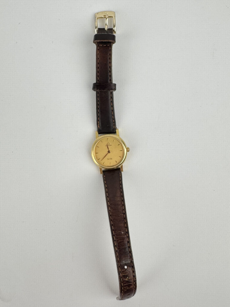 OMEGA : MONTRE DE VILLE le boitier en or 750…