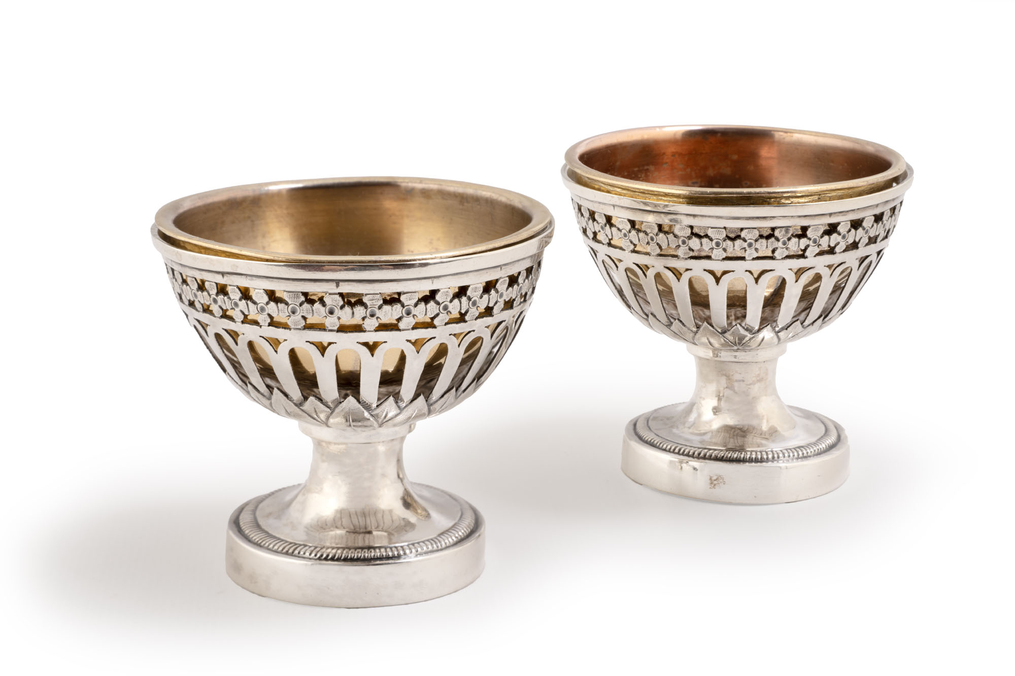 PAIRE DE SALIÈRES en argent, PARIS 1789 par Guillaume-François ROLLAND…