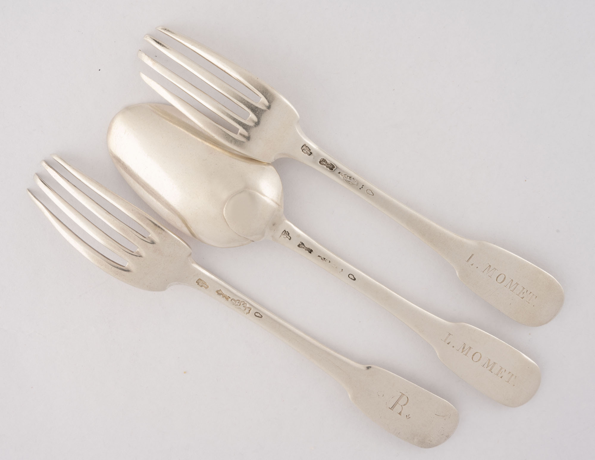 COUVERT ET UNE FOURCHETTE en argent, LYON 1747-1748 par Louis…