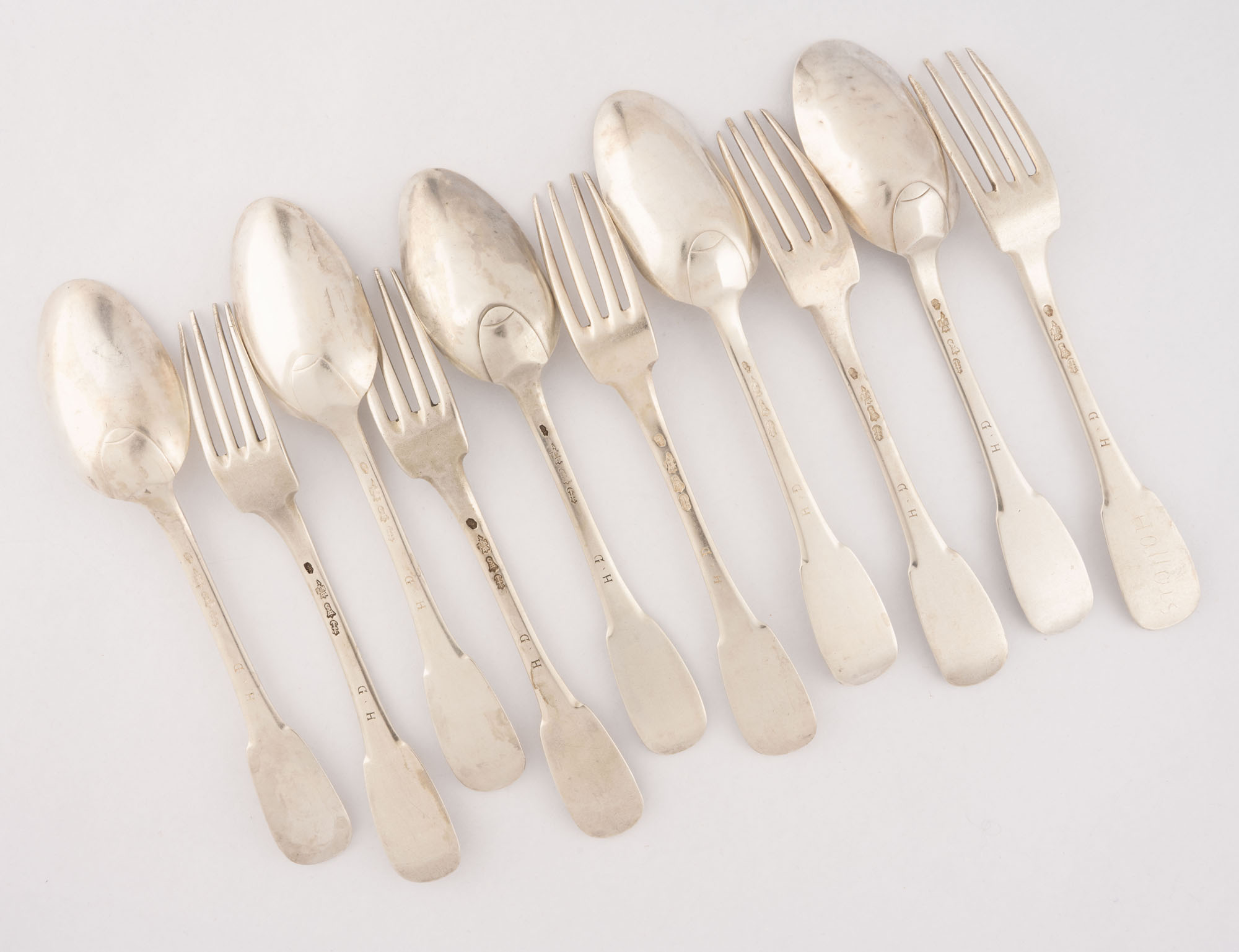 SUITE DE CINQ COUVERTS en argent, REIMS 1768-1769 par Nicolas…