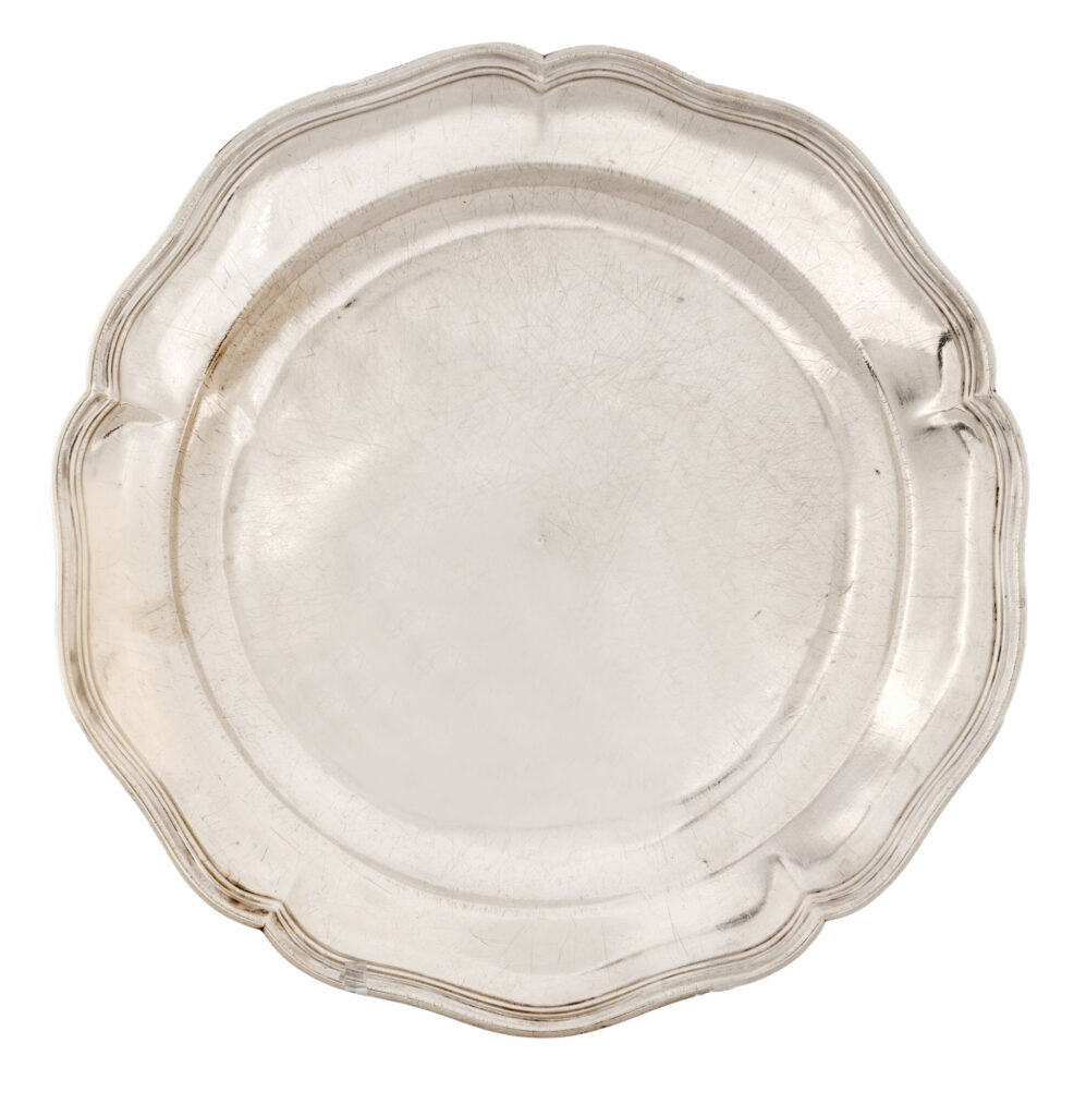 PLAT en argent, SAINT-QUENTIN 1760-1766 par Toussaint Claude GUILLAUME reçu…