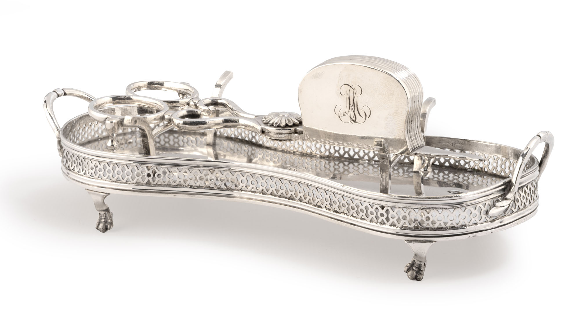 PAIRE DE MOUCHETTES ET LEUR PLATEAU en argent, PARIS 1809-1819…
