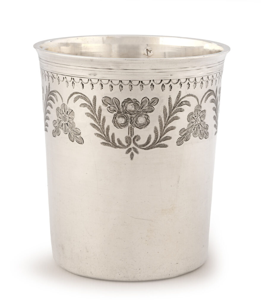 GOBELET droit en argent, PARIS 1819-1838 par Théodore TONNELLIER. À…