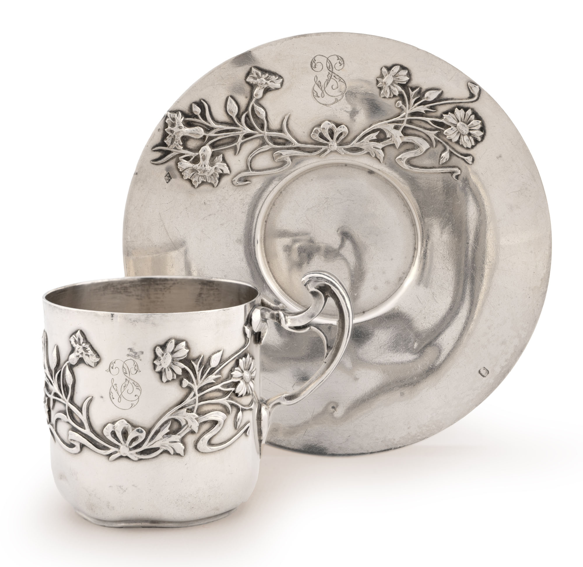 TASSE ET SA SOUS-TASSE en argent, poinçon Minerve 1er Titre…
