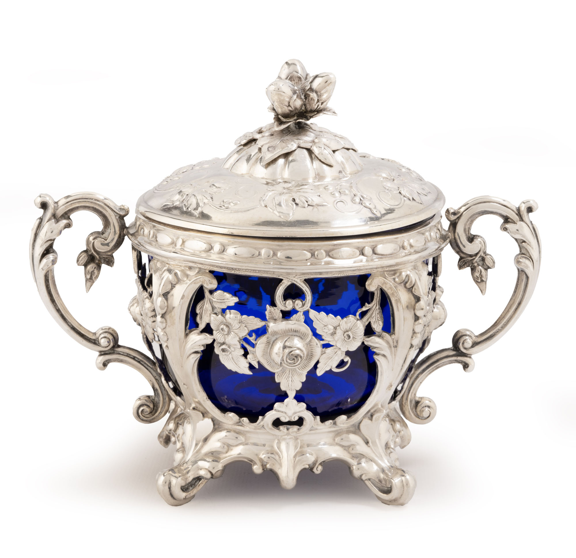 SUCRIER en argent, poinçon Minerve 1er titre, de style Louis…