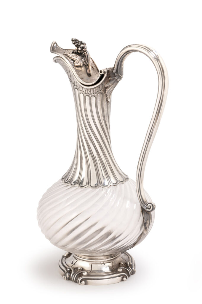 CARAFE en cristal taillé et monture en argent, PARIS poinçon…