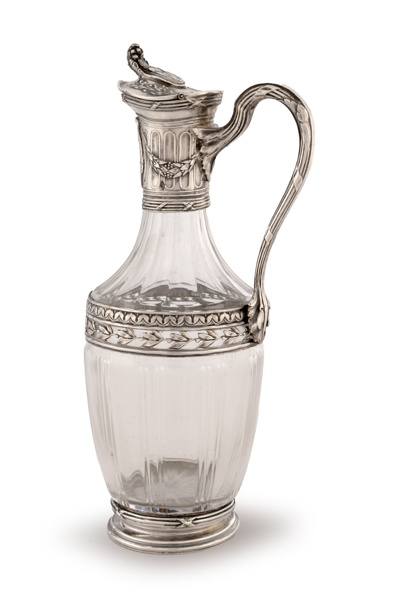 PETITE CARAFE en cristal taillé et monture en argent, PARIS…