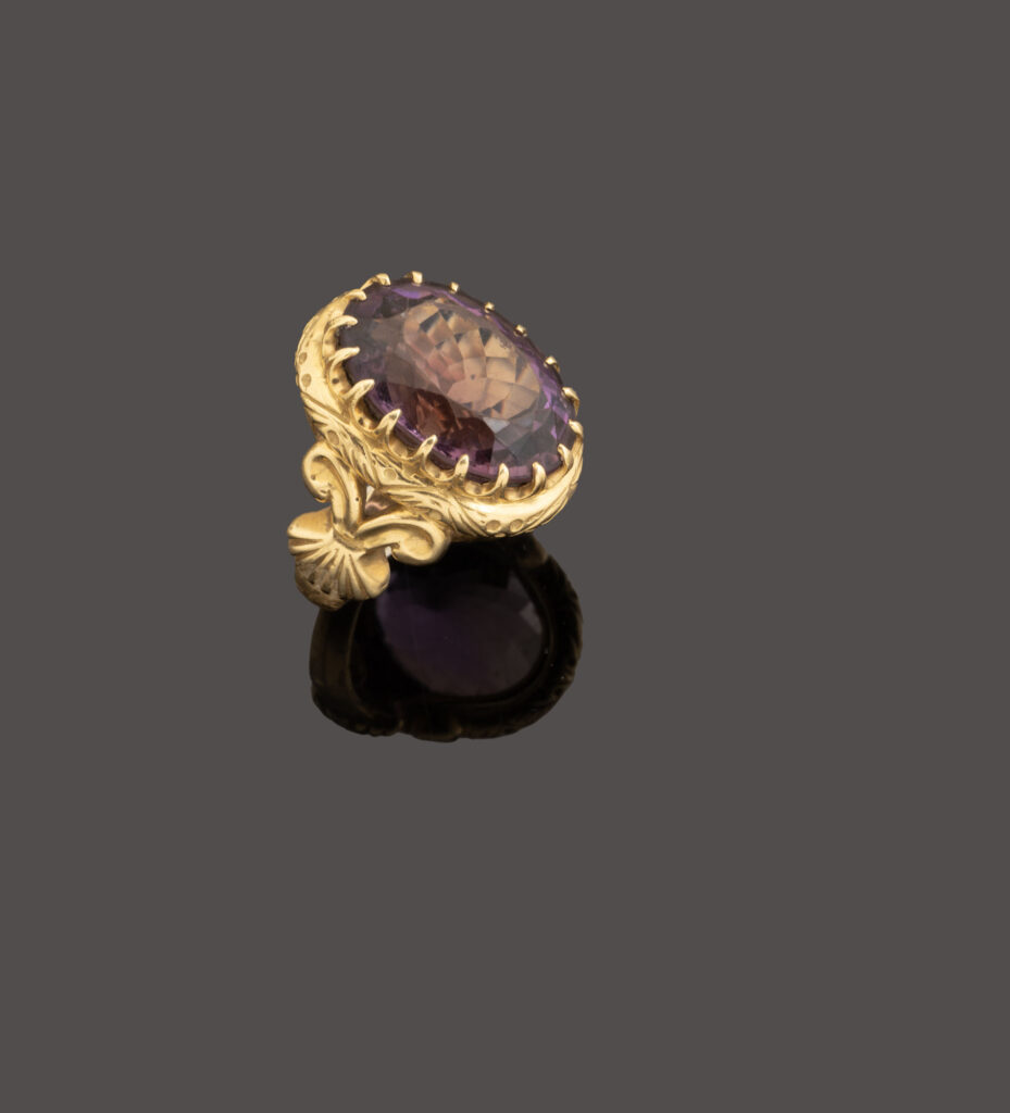 BAGUE D&rsquo;ECCLÉSIASTIQUE en or jaune 750 millièmes, le corps de…