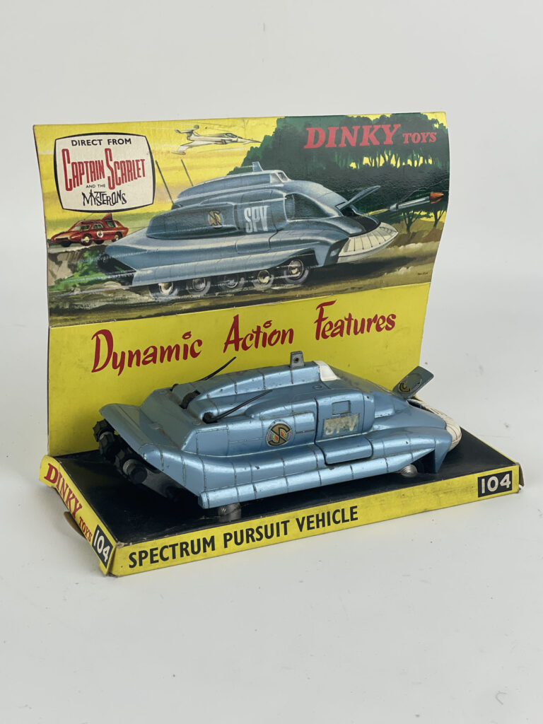 DINKY TOYS England : « Spectrum Pursuit Vehicle » de…